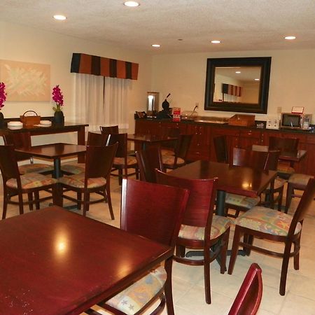Royalton Inn&Suites Upper Sandusky Exterior foto