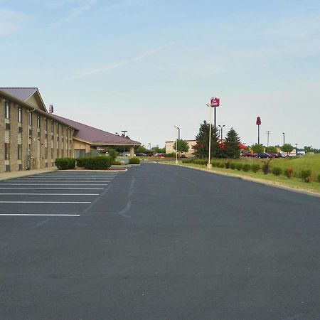 Royalton Inn&Suites Upper Sandusky Exterior foto