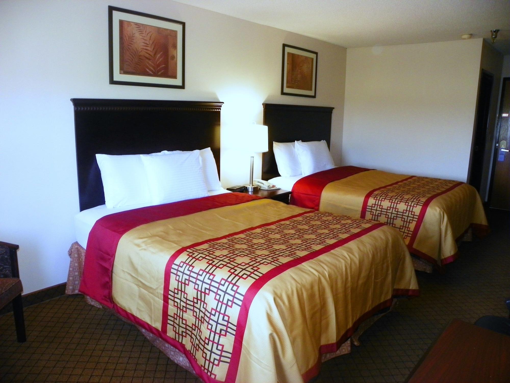 Royalton Inn&Suites Upper Sandusky Exterior foto