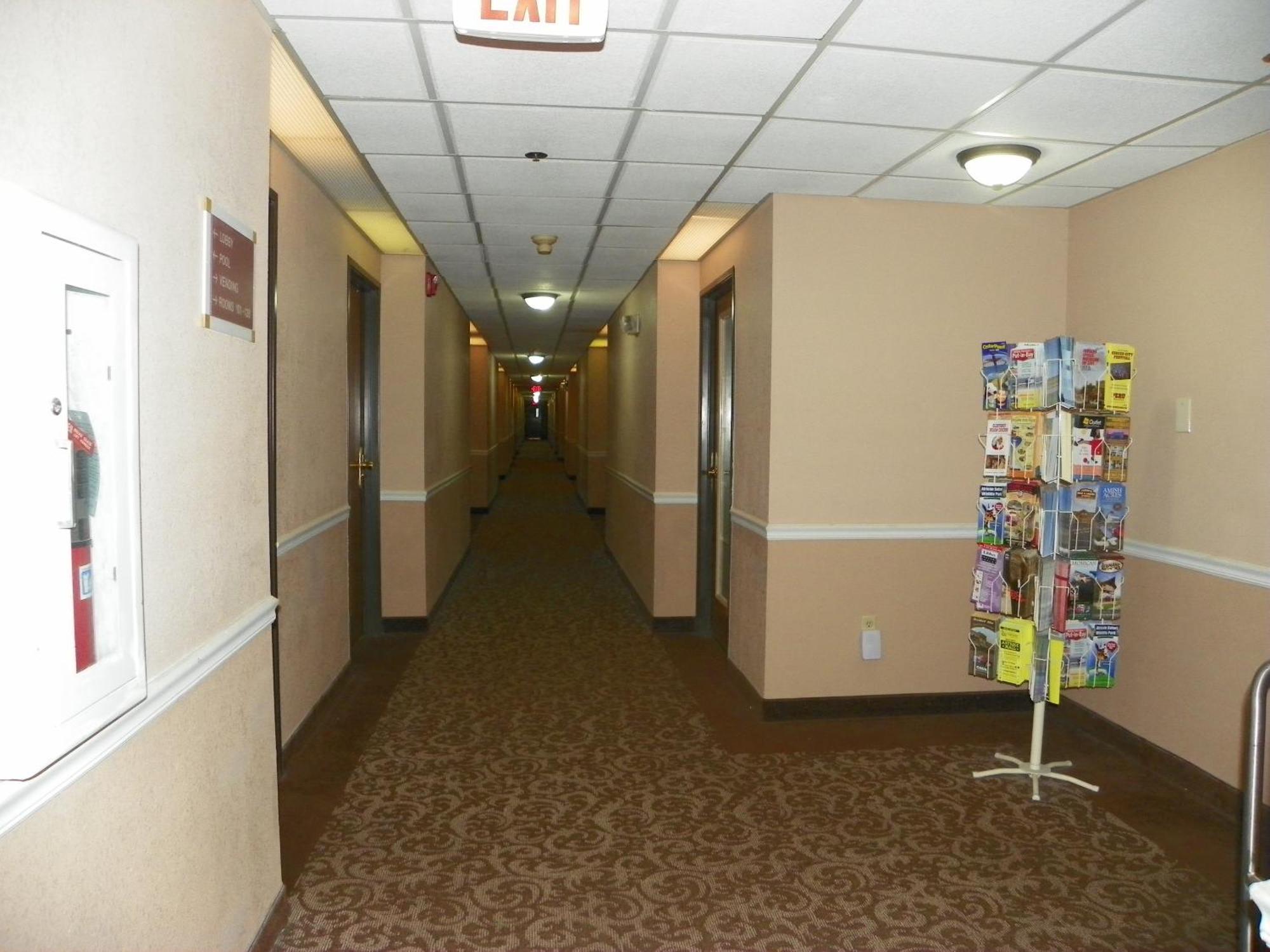 Royalton Inn&Suites Upper Sandusky Exterior foto