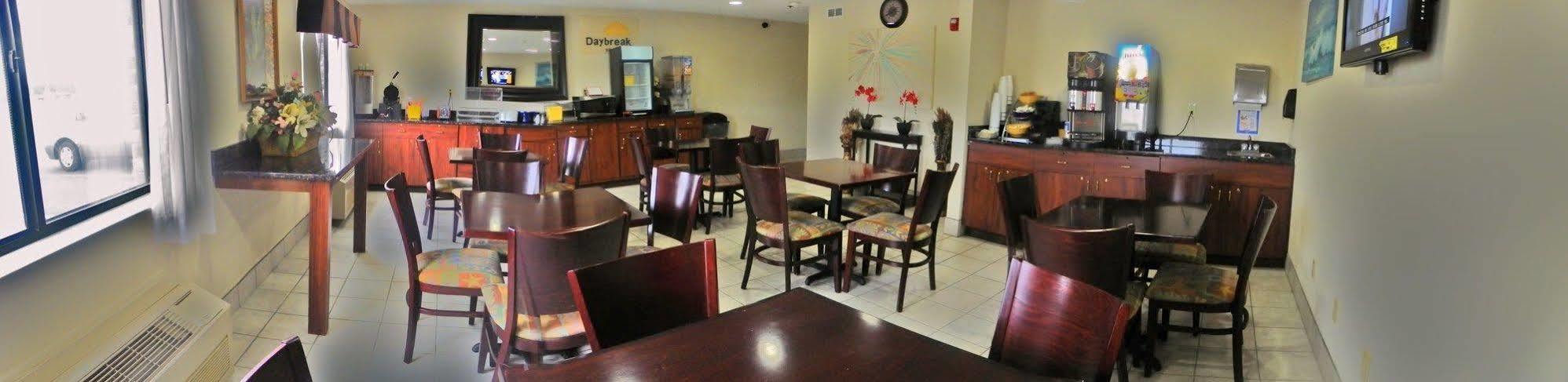 Royalton Inn&Suites Upper Sandusky Exterior foto